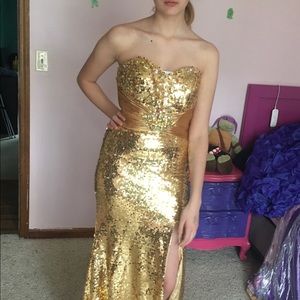 Goddess gold evening gown NWT